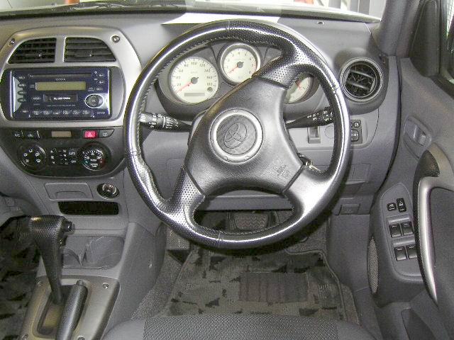 2000 Toyota RAV4 Photos
