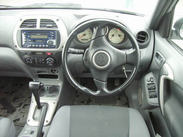 2000 Toyota RAV4 Pictures