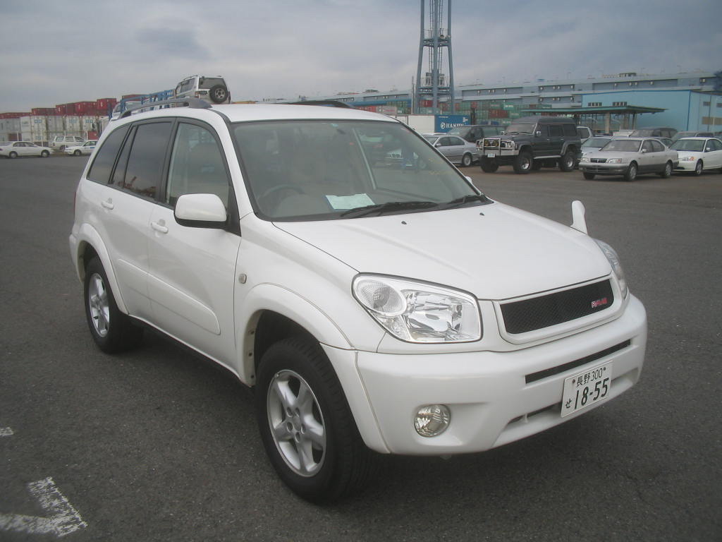 2000 Toyota RAV4 Photos