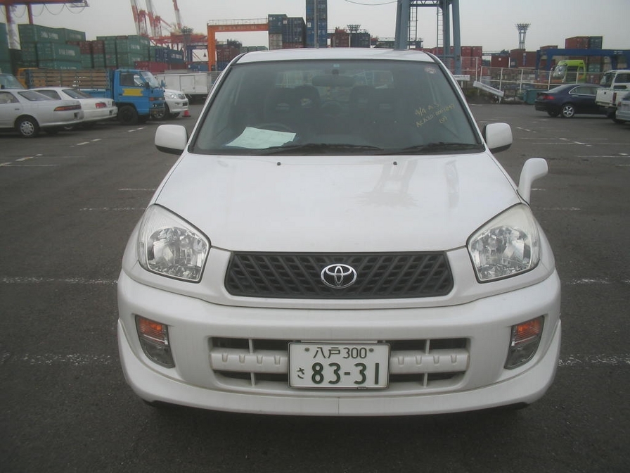 2000 Toyota RAV4 Photos