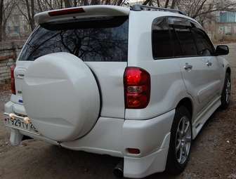 2000 Toyota RAV4 Pictures