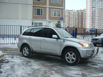 2000 Toyota RAV4 Photos