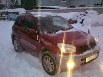 2000 Toyota RAV4 Images