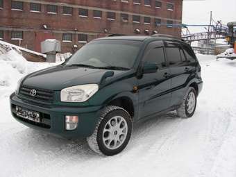 2000 Toyota RAV4 Pictures