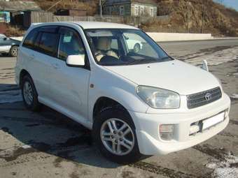 2000 Toyota RAV4 Photos