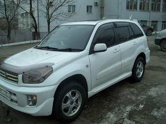 2000 Toyota RAV4 Pictures