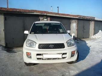 2000 Toyota RAV4 Photos