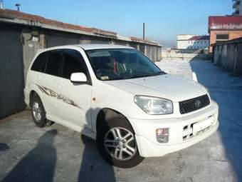 2000 Toyota RAV4 Photos