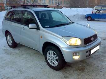 2001 Toyota RAV4 Images
