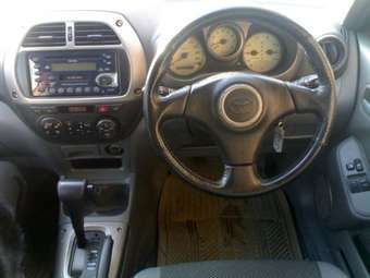 2001 Toyota RAV4 Images