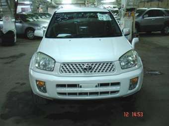 2001 Toyota RAV4 Images