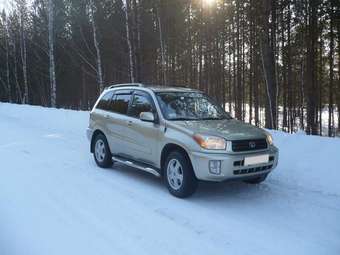 2002 Toyota RAV4 Photos
