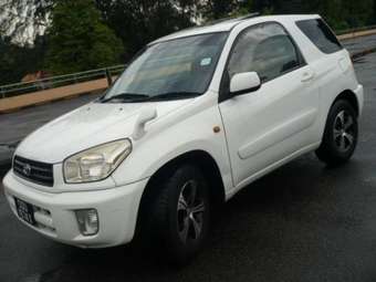 2002 Toyota RAV4 Photos