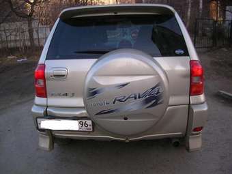 2002 Toyota RAV4 Photos