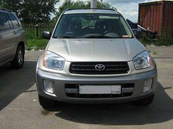 2002 Toyota RAV4 Photos