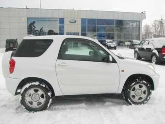 2002 Toyota RAV4 Images
