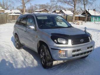 2002 Toyota RAV4 Pics