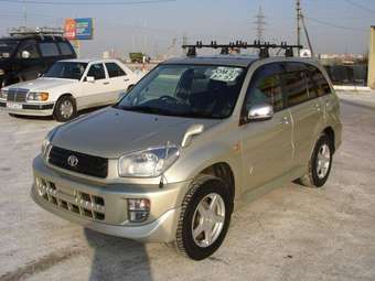 2002 Toyota RAV4 Photos