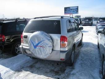 2002 Toyota RAV4 Photos