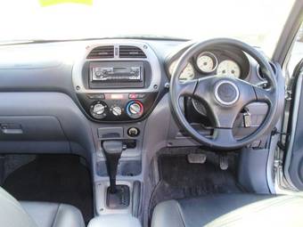 2002 Toyota RAV4 Photos