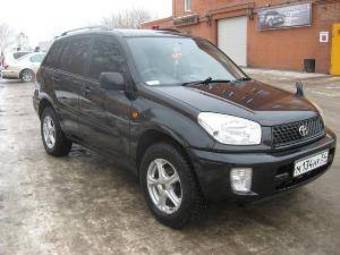 2002 Toyota RAV4 Photos