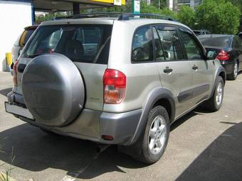 2002 Toyota RAV4 Pictures