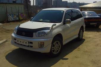 2002 Toyota RAV4 Photos