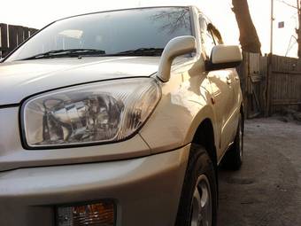 2002 Toyota RAV4 Photos