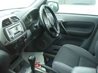2002 Toyota RAV4 Photos