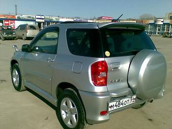 2002 Toyota RAV4 Photos