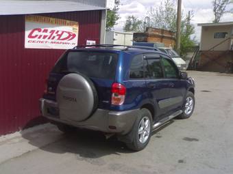 2002 Toyota RAV4 Pics