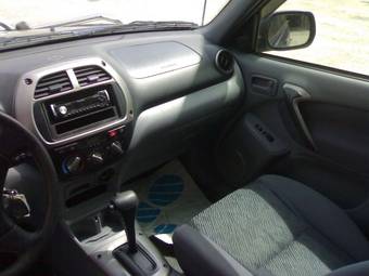 2002 Toyota RAV4 Pictures