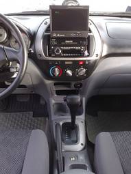 2002 Toyota RAV4 Images