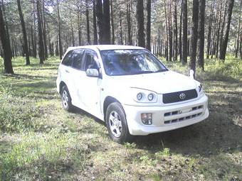 2002 Toyota RAV4 Pictures