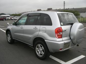 2002 Toyota RAV4 Photos