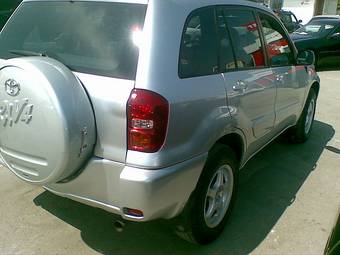 2002 Toyota RAV4 Photos
