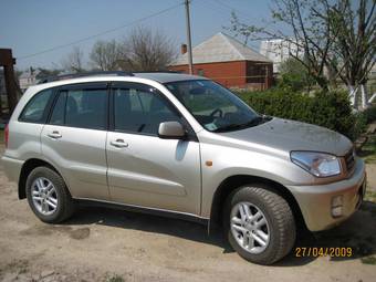 2002 Toyota RAV4 Photos