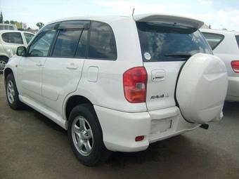 2002 Toyota RAV4 Photos