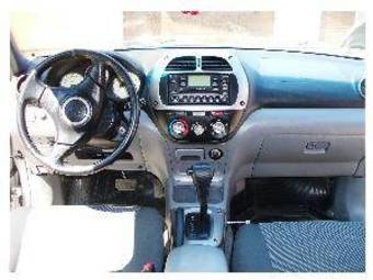 2002 Toyota RAV4 Pics