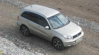 2002 Toyota RAV4 Photos