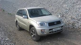 2002 Toyota RAV4 Photos