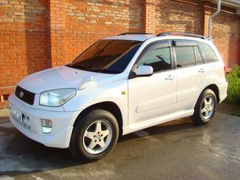 2002 Toyota RAV4 Pictures
