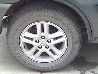 2002 Toyota RAV4 Photos