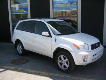 2002 Toyota RAV4 Photos