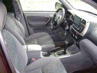 2002 Toyota RAV4 Photos
