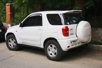 2002 Toyota RAV4 Photos