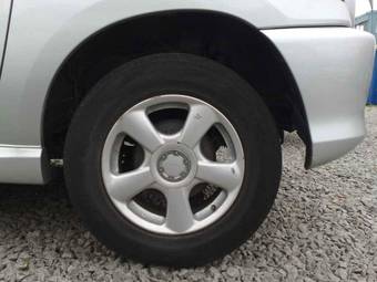 2002 Toyota RAV4 Images