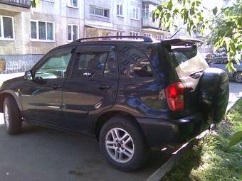 2002 Toyota RAV4 Photos