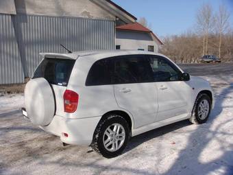 2002 Toyota RAV4 Images