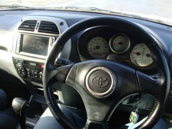 2002 Toyota RAV4 Pics